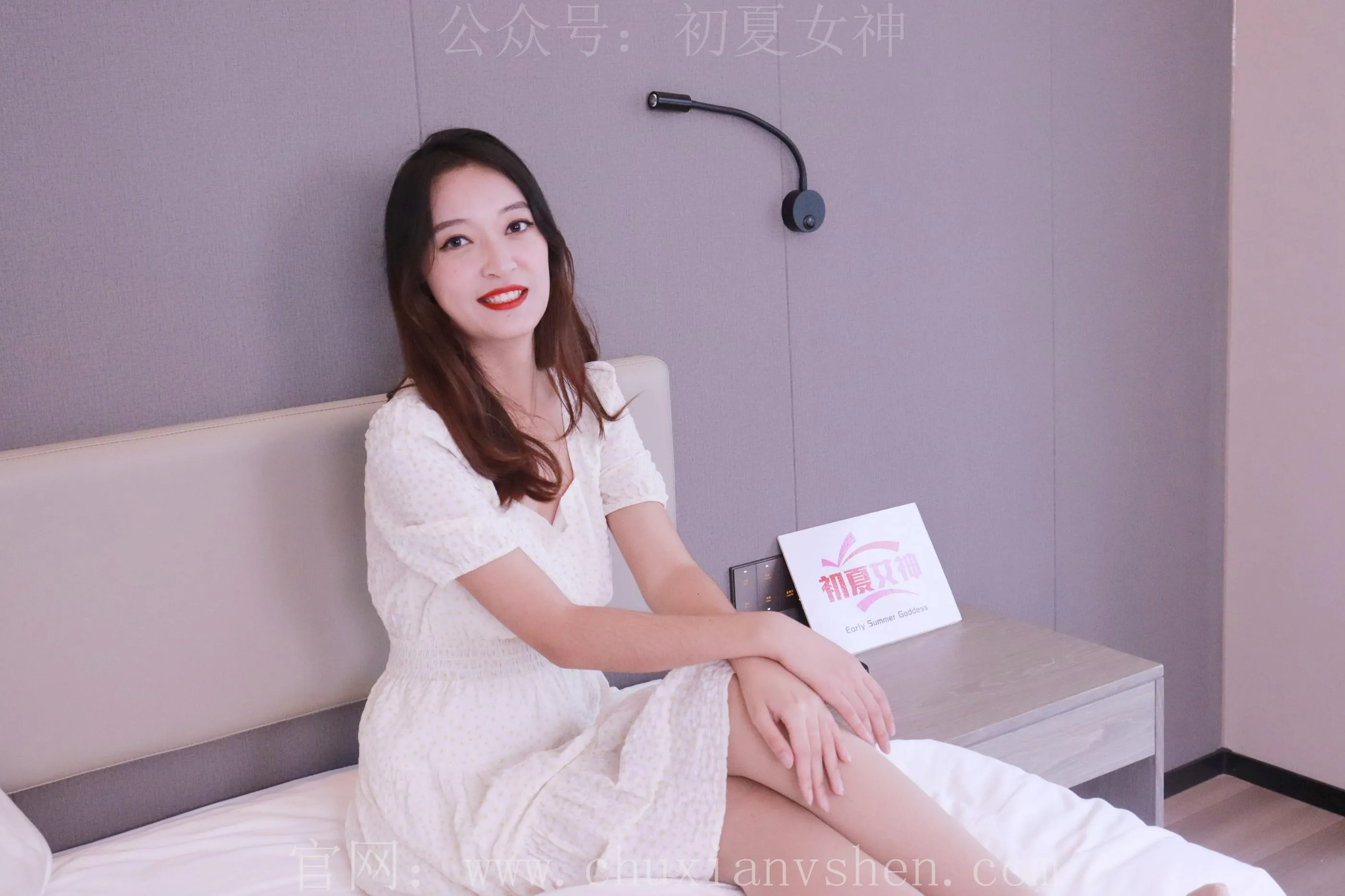 初夏女神 NO.015 依依白色M码秋季连衣裙搭高跟鞋 [137P]插图1